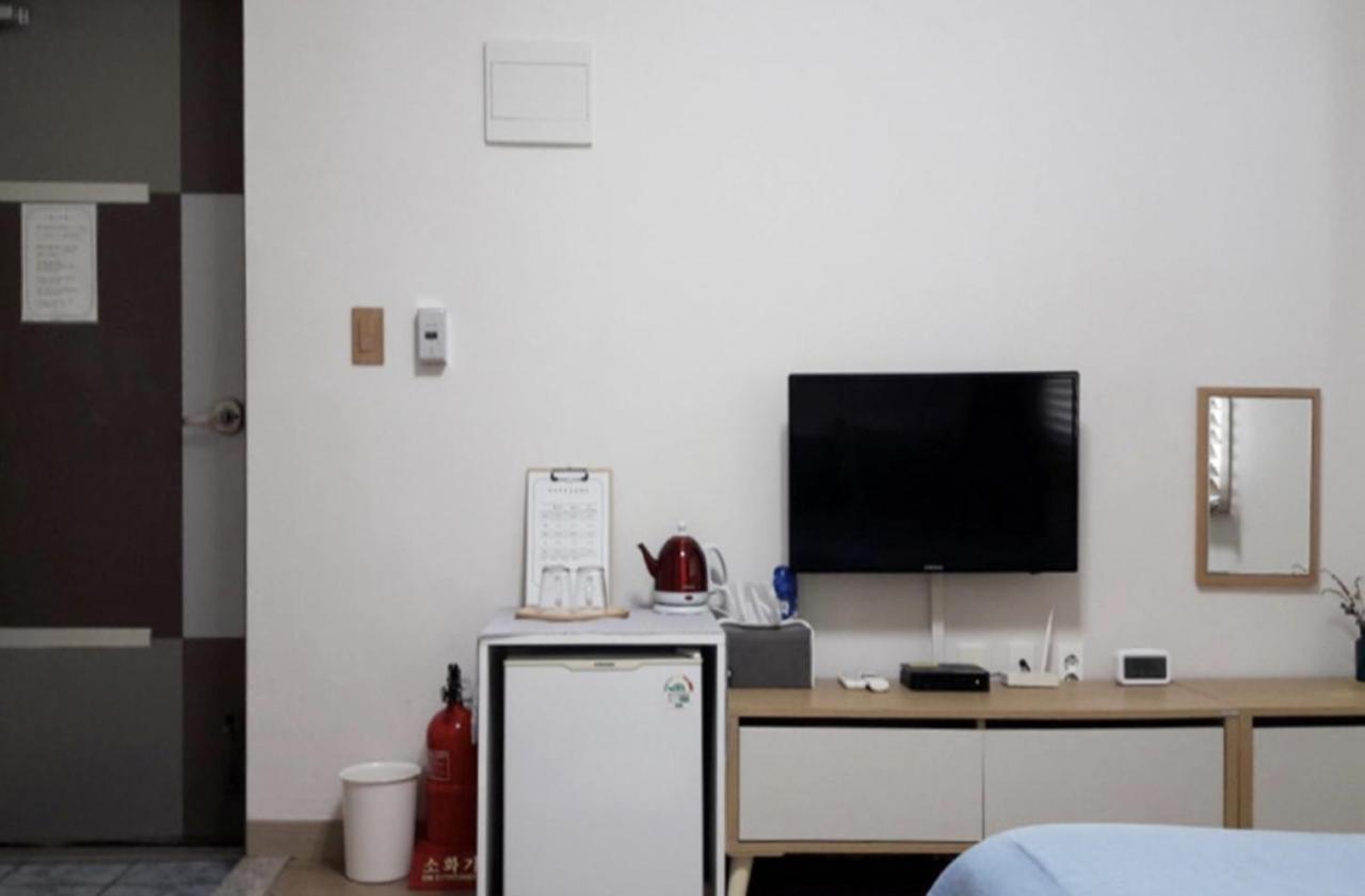 Moon Forest Guesthouse Чечжу Екстер'єр фото