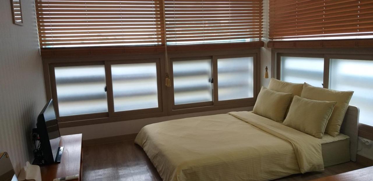 Moon Forest Guesthouse Чечжу Екстер'єр фото