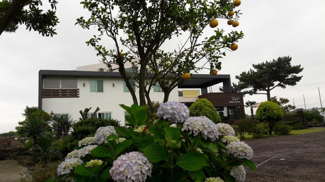 Moon Forest Guesthouse Чечжу Екстер'єр фото