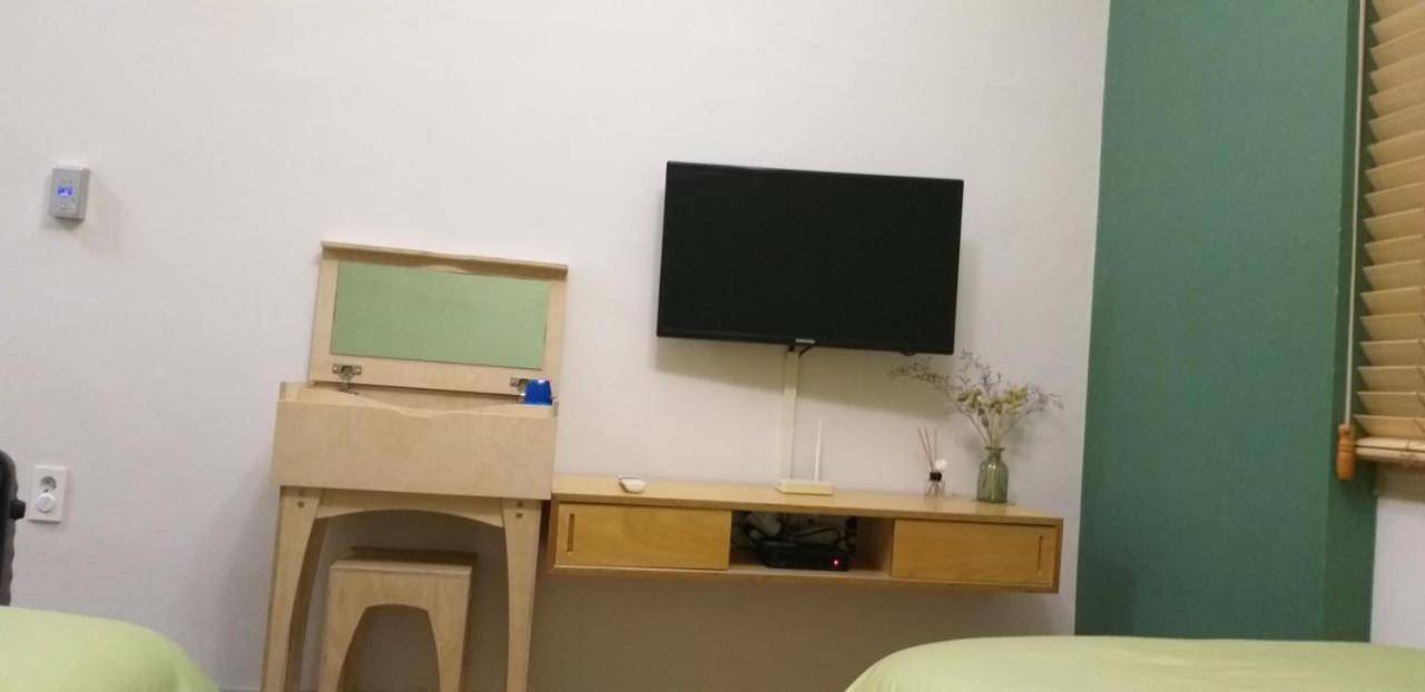 Moon Forest Guesthouse Чечжу Екстер'єр фото
