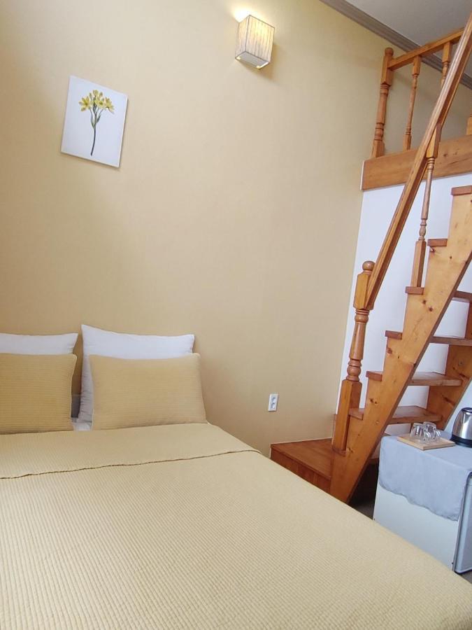 Moon Forest Guesthouse Чечжу Екстер'єр фото