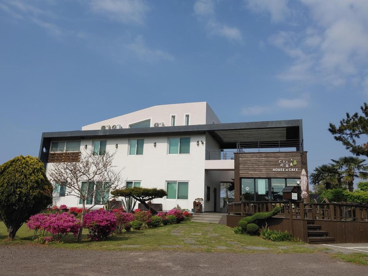 Moon Forest Guesthouse Чечжу Екстер'єр фото